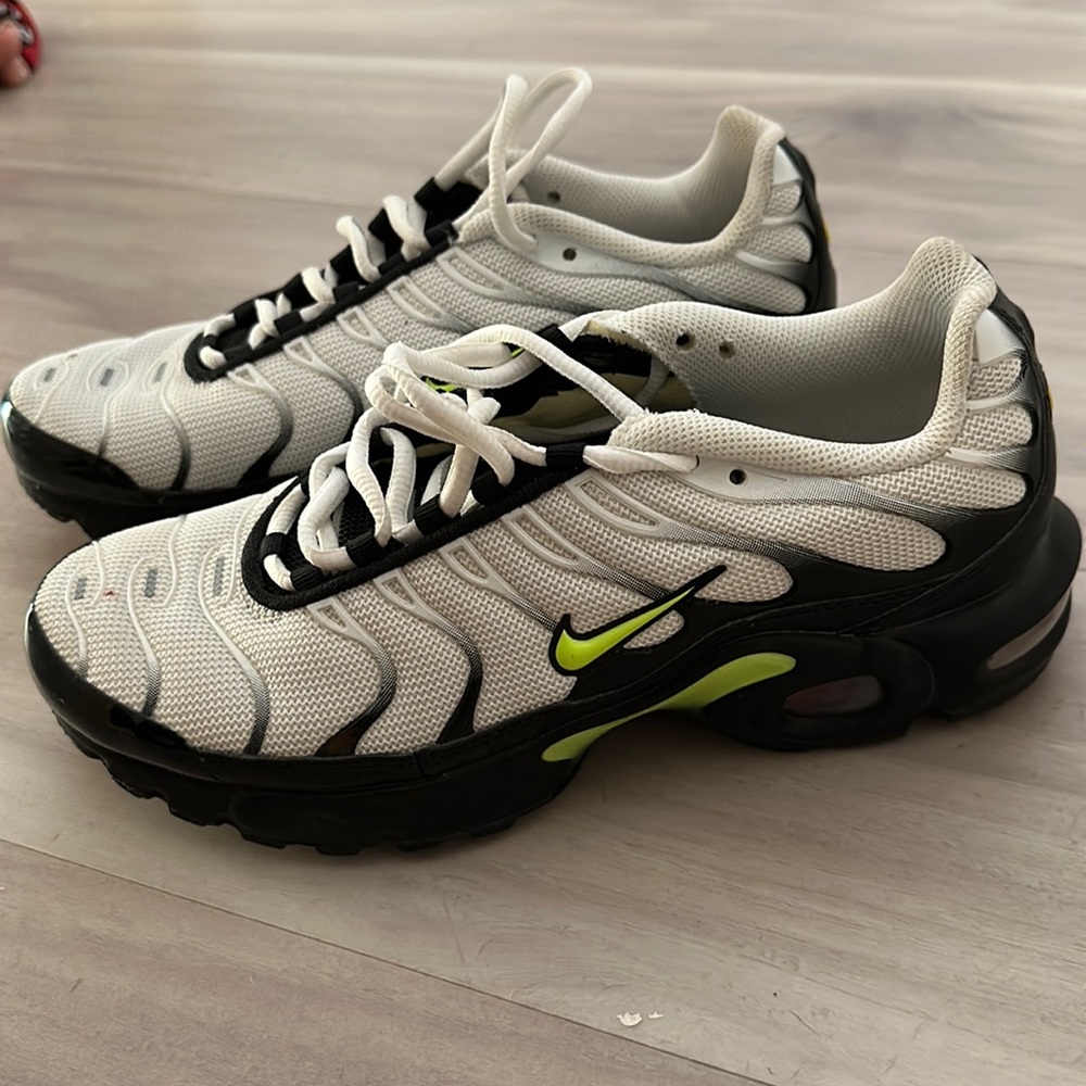 Women’s Nike Air Max